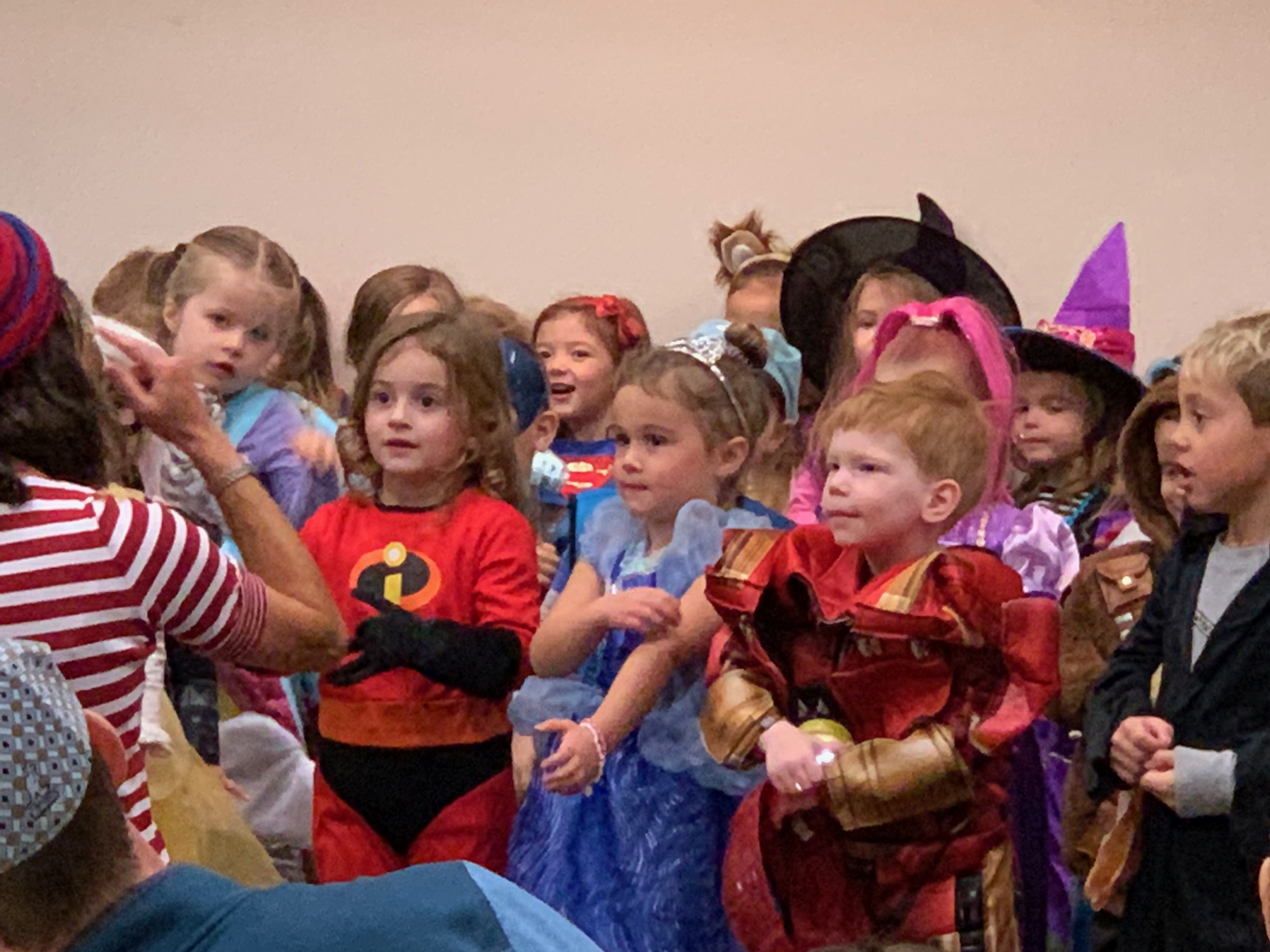 2018-10-31-brooks-parade03 photo